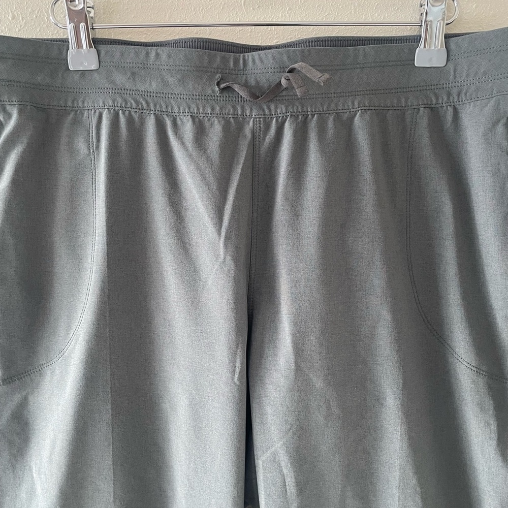 Kuhl Women’s Large Long Lightweight Gray Ankle Pull On Pants - Picture 4 of 7